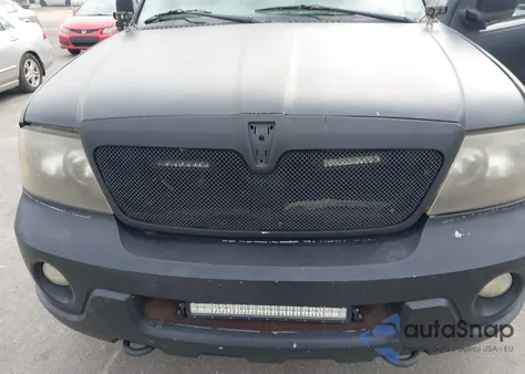 2004 Lincoln Navigator z USA, uszkodzony, nr VIN 5LMFU27R54LJ41786